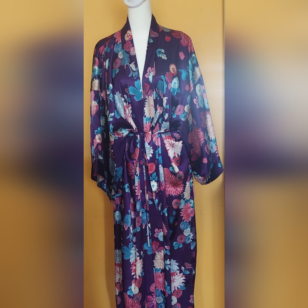 Fredericks Floral Kimono Robe